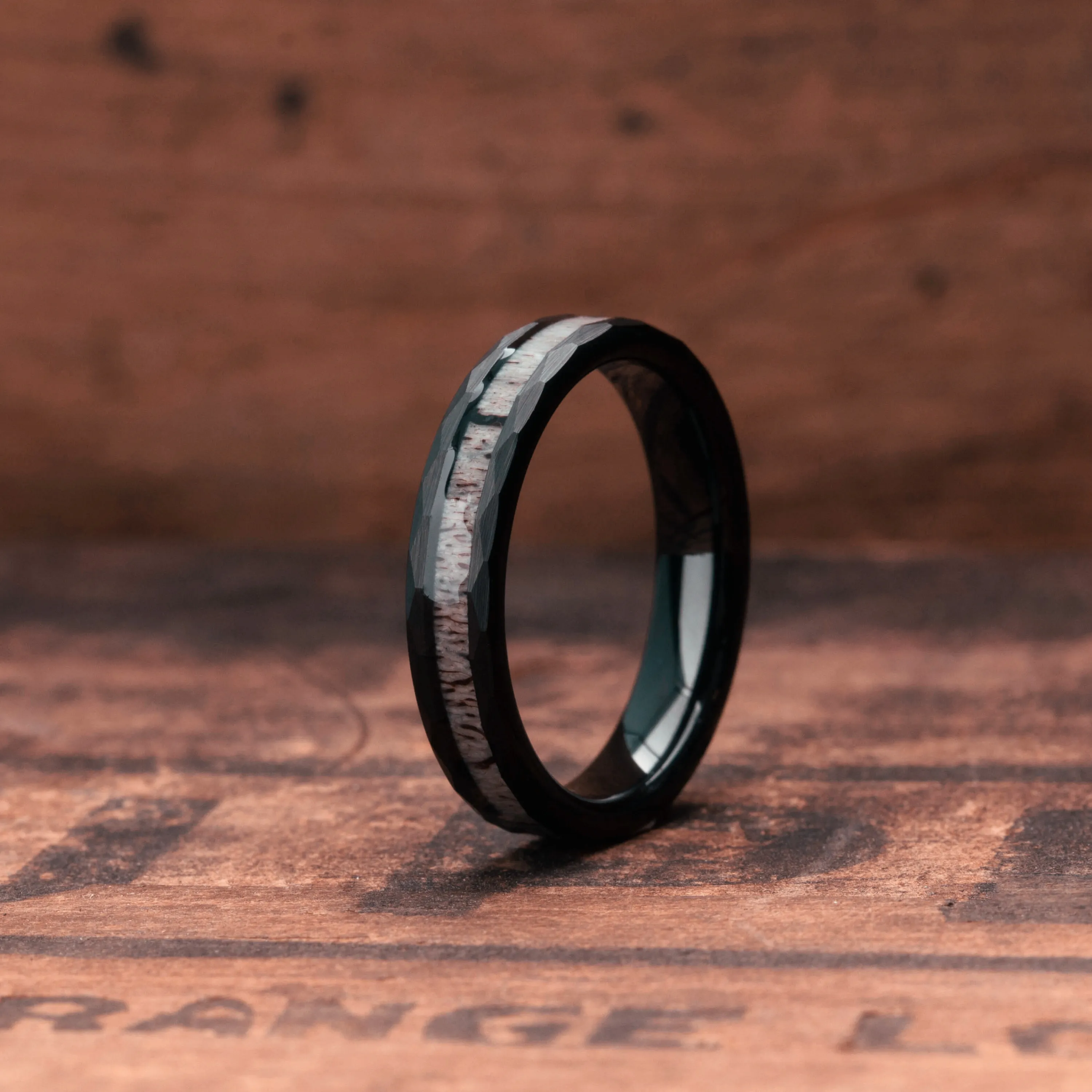 Boone - Deer Antler & Black Tungsten (4mm Width)