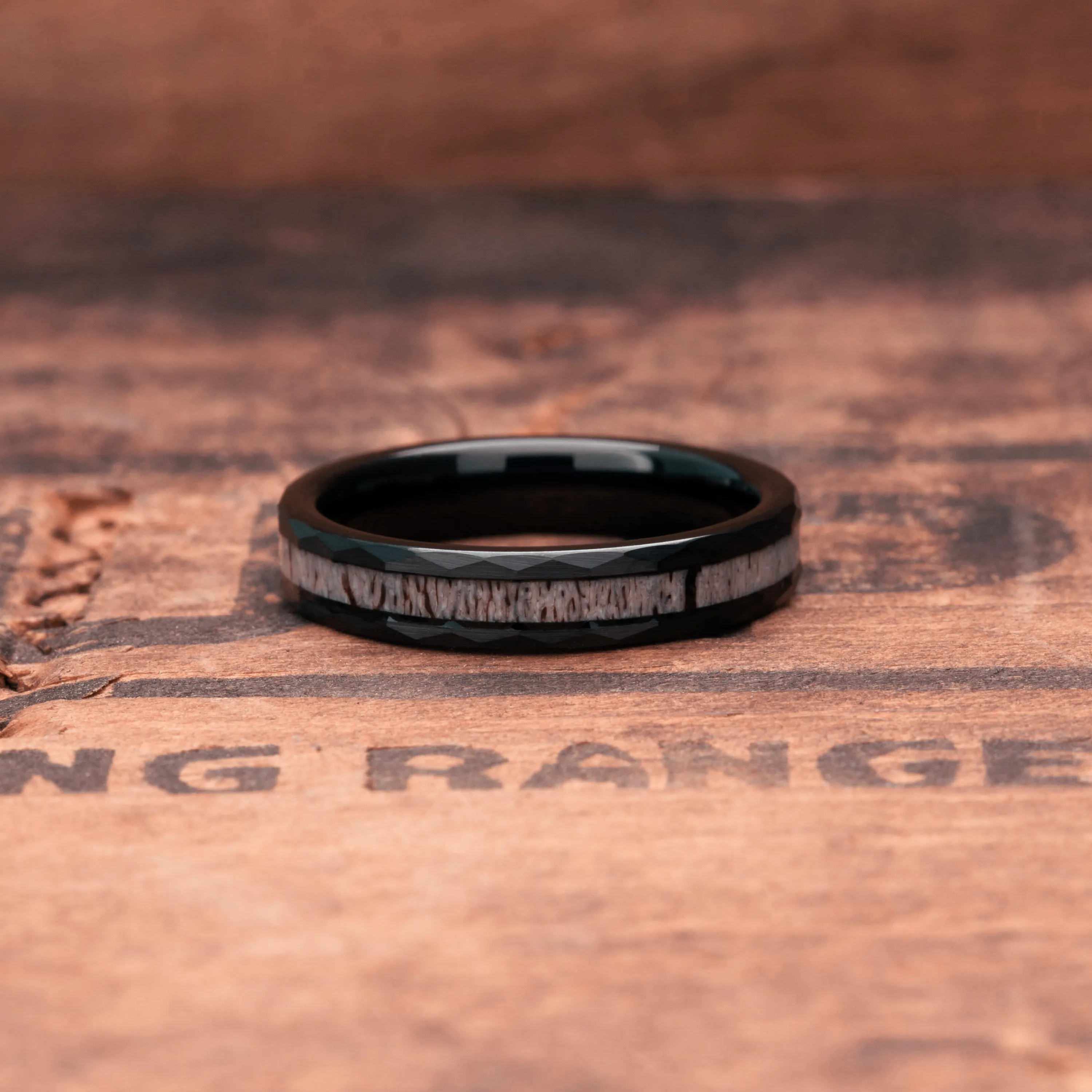 Boone - Deer Antler & Black Tungsten (4mm Width)