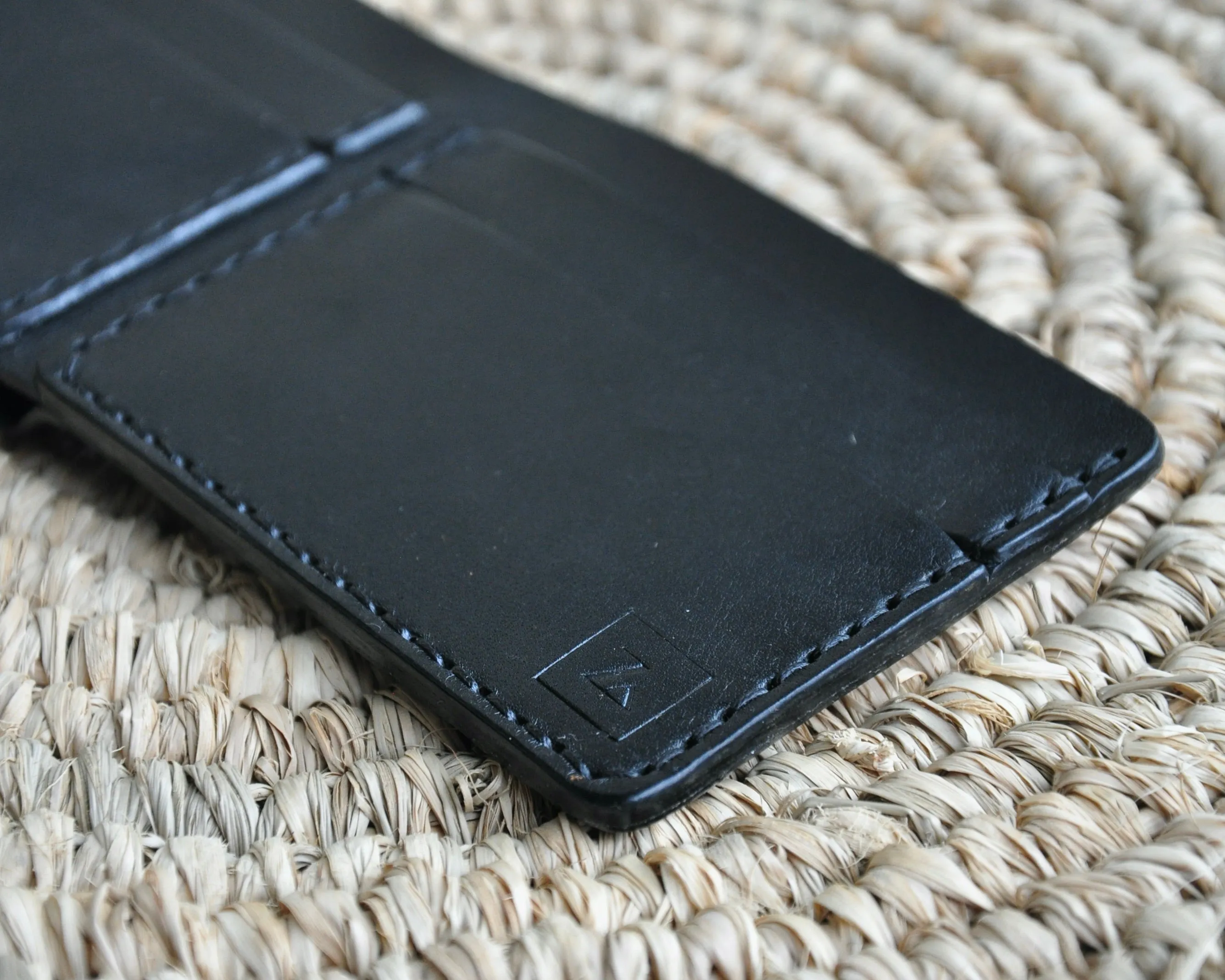 Classic Billfold - Black