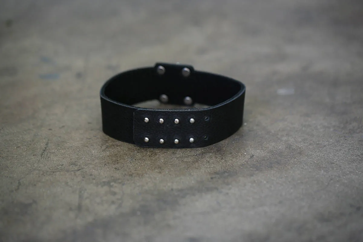 LOVE IN VEIN Softest Black Leather and Metal O-Rang Collar Choker